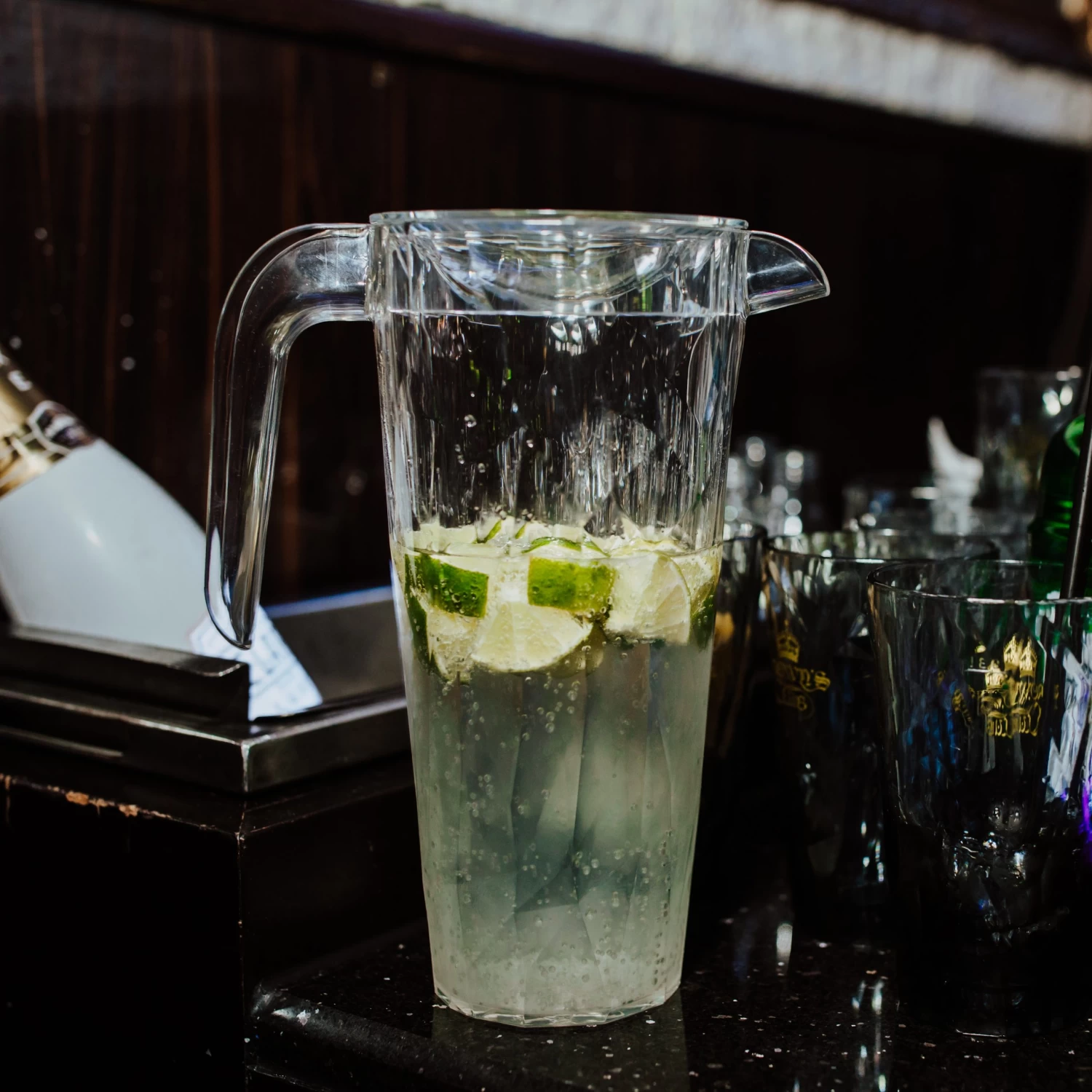 Koziol Schenkkan / Karaf - Onbreekbaar Superglas - Transparant Kunststof 1.5 Liter - Afbeelding 3