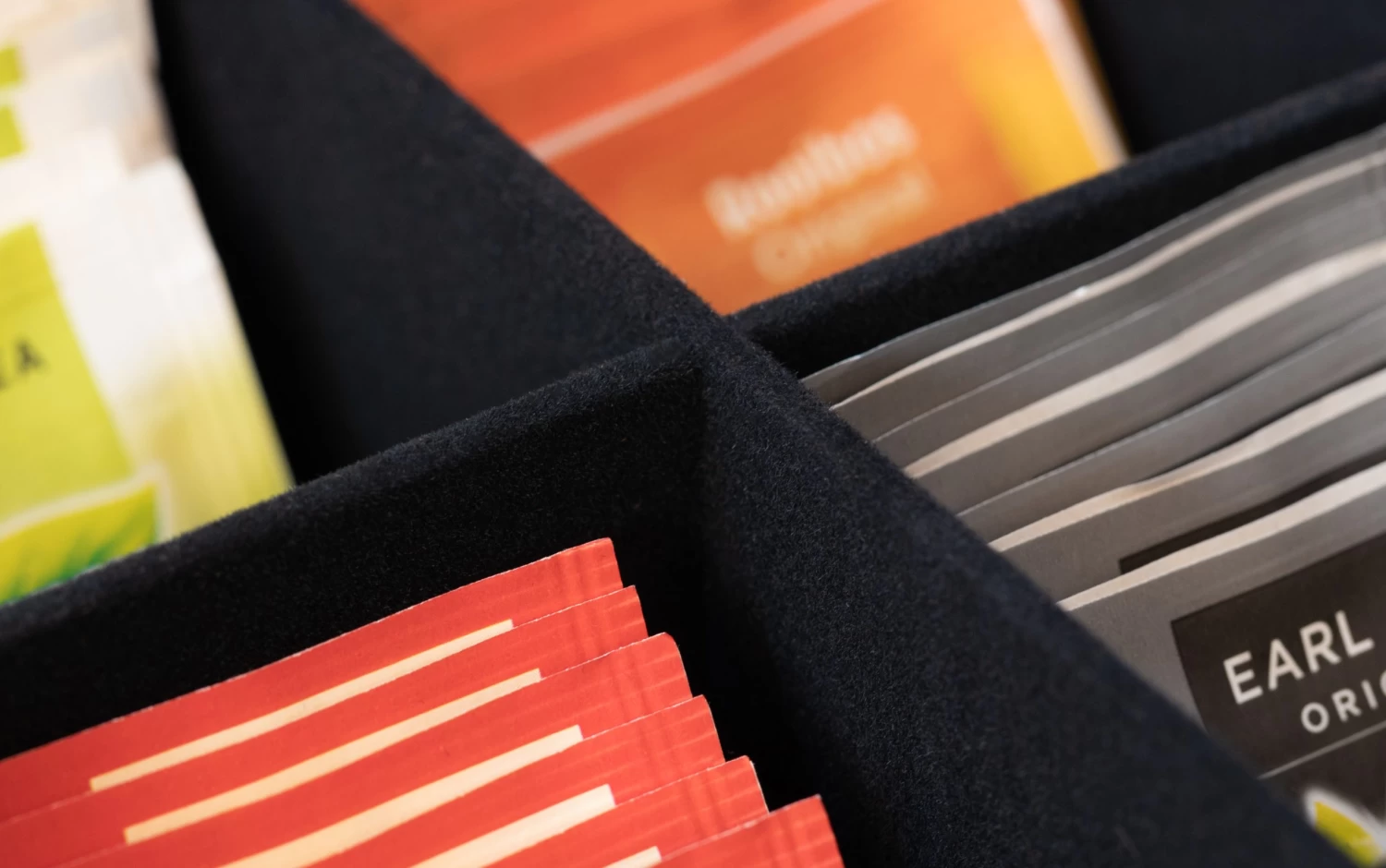 Sakura Tea Theedoos - Zwart - 6-vaks - Met Fluweel - 43 X 9 Cm - Afbeelding 4