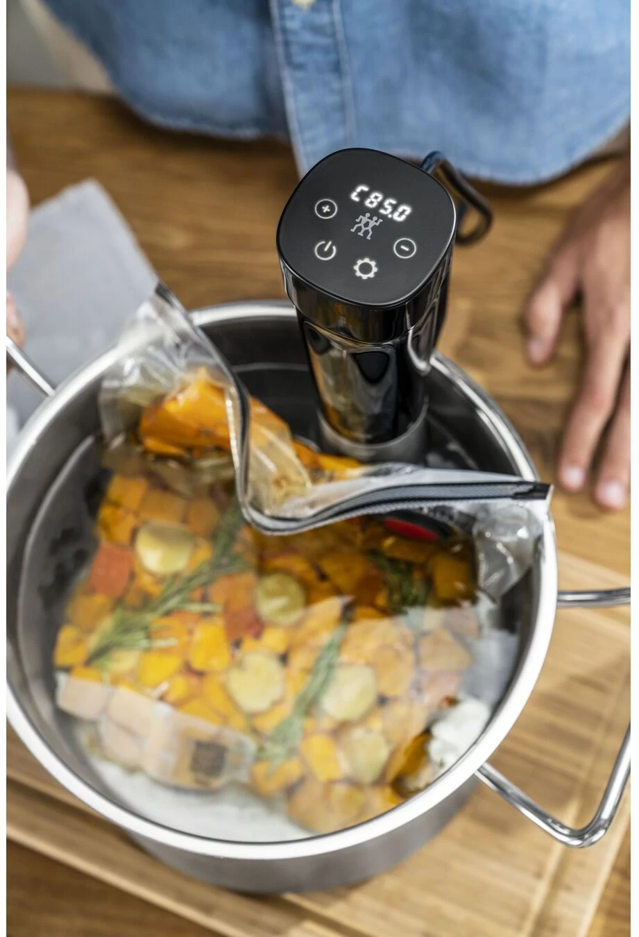 Zwilling Sous Vide Stick Enfinigy - Nauwkeurige Temperatuurinstelling - IPX7 Waterproof - Zwart - Afbeelding 6