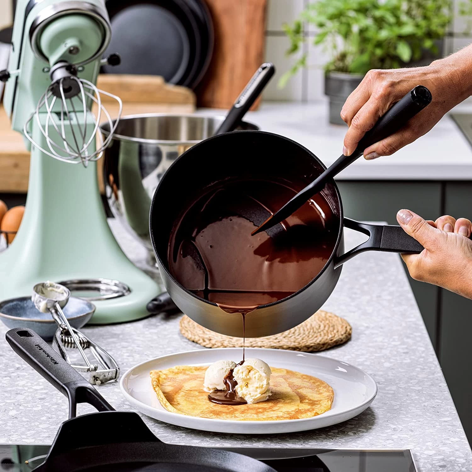 KitchenAid Steelpan Classic Forged - ø 16 Cm / 1.5 Liter - Keramische Anti-aanbaklaag - Afbeelding 3