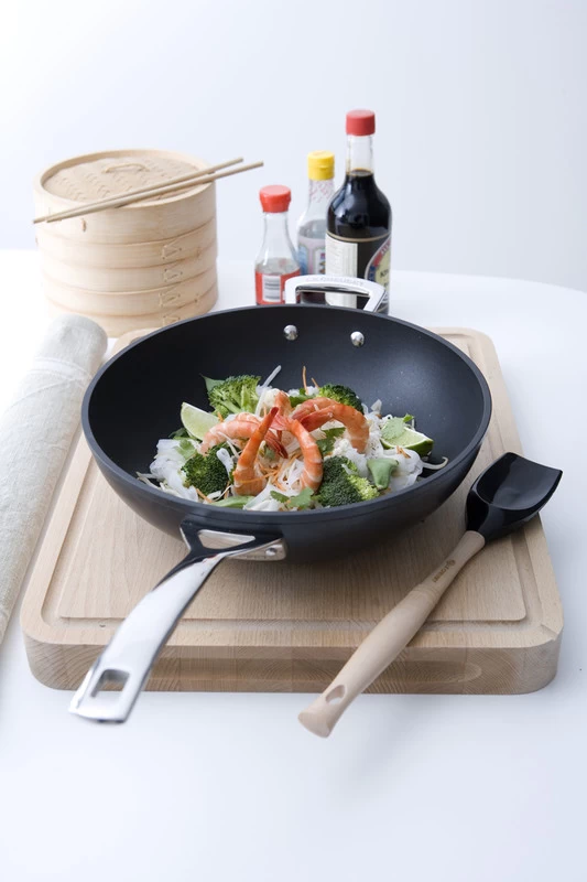 Le Creuset Wokpan Met Steel - Les Forgées TNS - ø 26 Cm / 3.4 Liter - Standaard Anti-aanbaklaag - Afbeelding 2