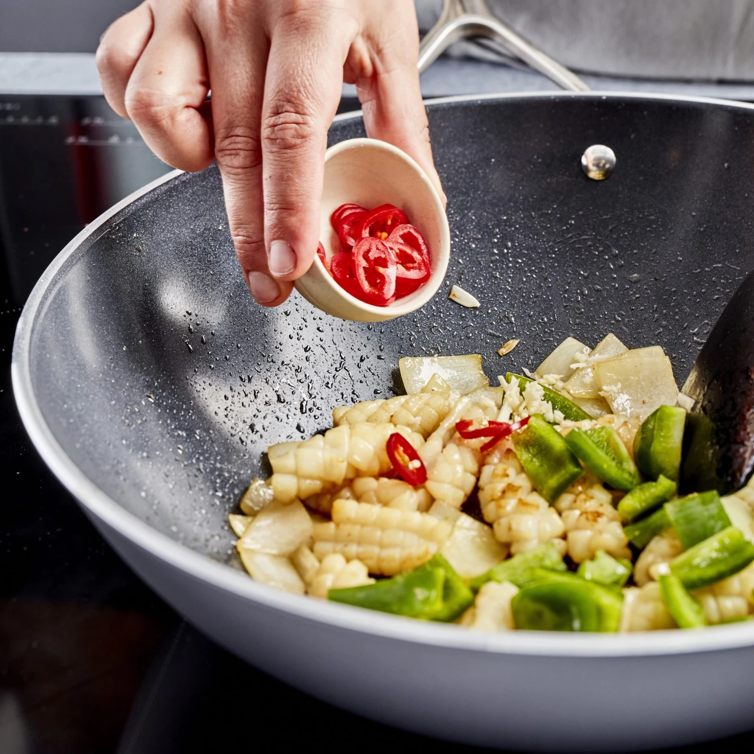 Demeyere Wokpan Alu Pro 5 - Ceraforce - ø 30 Cm - Keramische Anti-aanbaklaag - Afbeelding 3