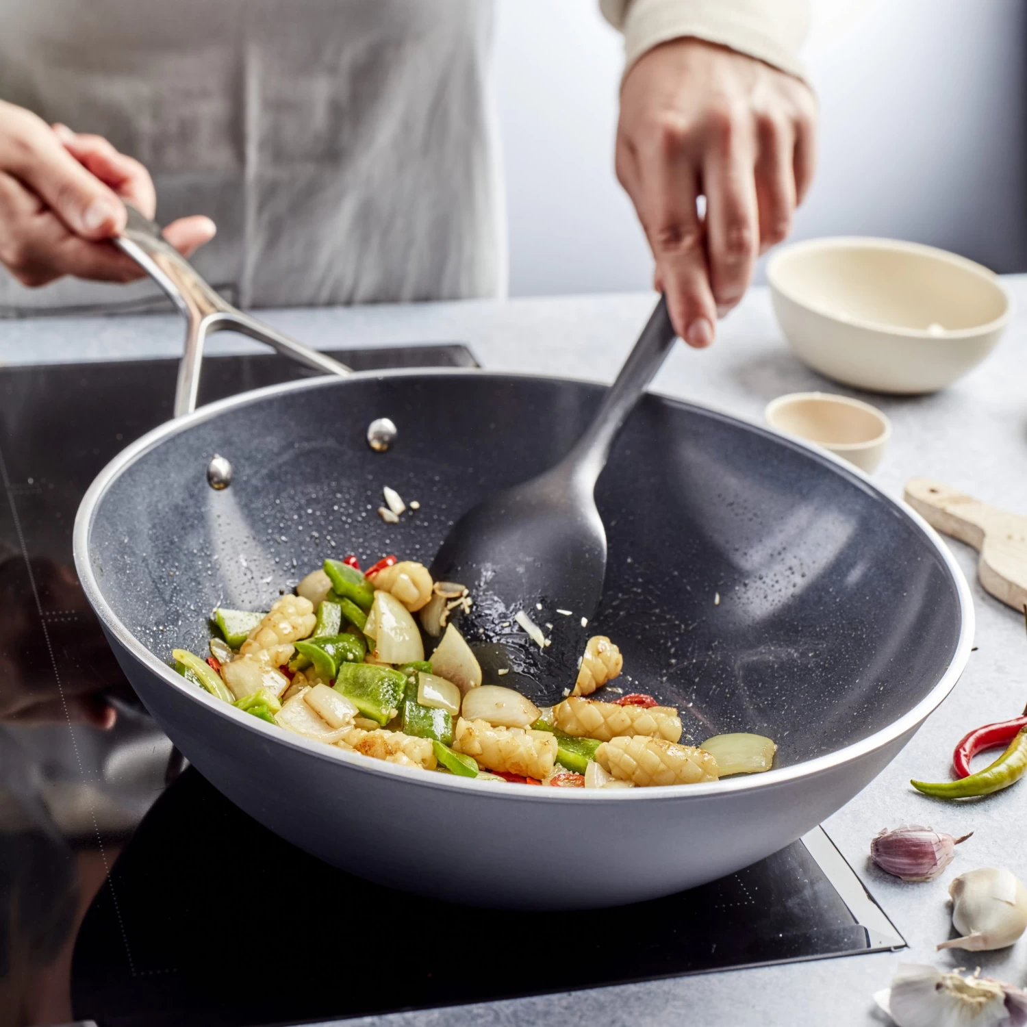 Demeyere Wokpan Alu Pro 5 - Ceraforce - ø 30 Cm - Keramische Anti-aanbaklaag - Afbeelding 2