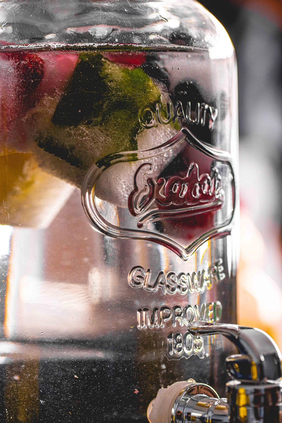 Sareva IJsblokjesvorm - 4 Grote Ijsblokjes - Siliconen - Easy Release - Herbruikbaar - Afbeelding 3