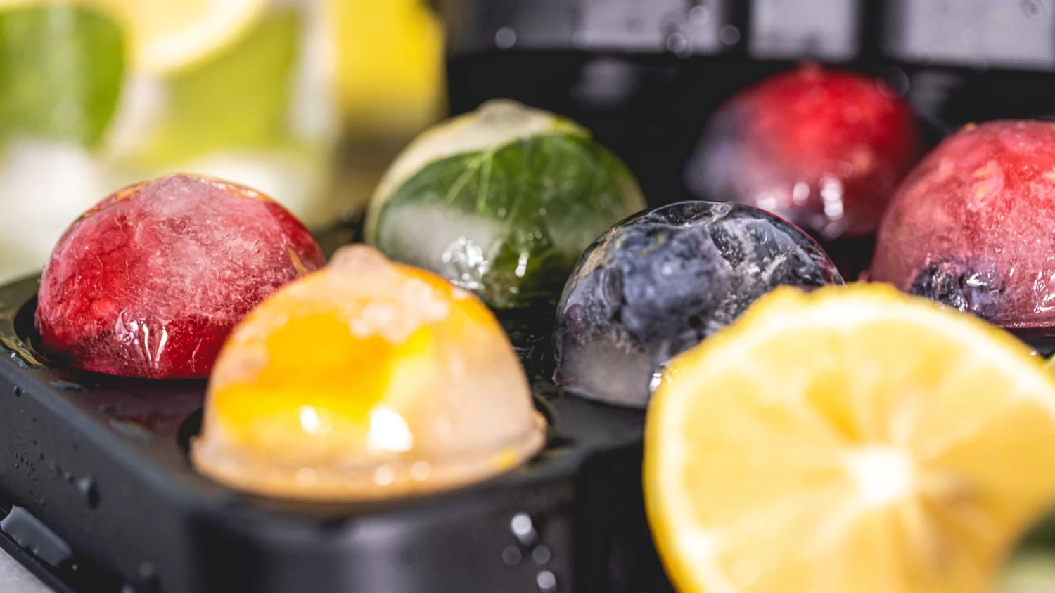 Sareva IJsblokjesvorm - 6 Ronde Ijsbollen - Siliconen - Easy Release - Herbruikbaar - Afbeelding 5