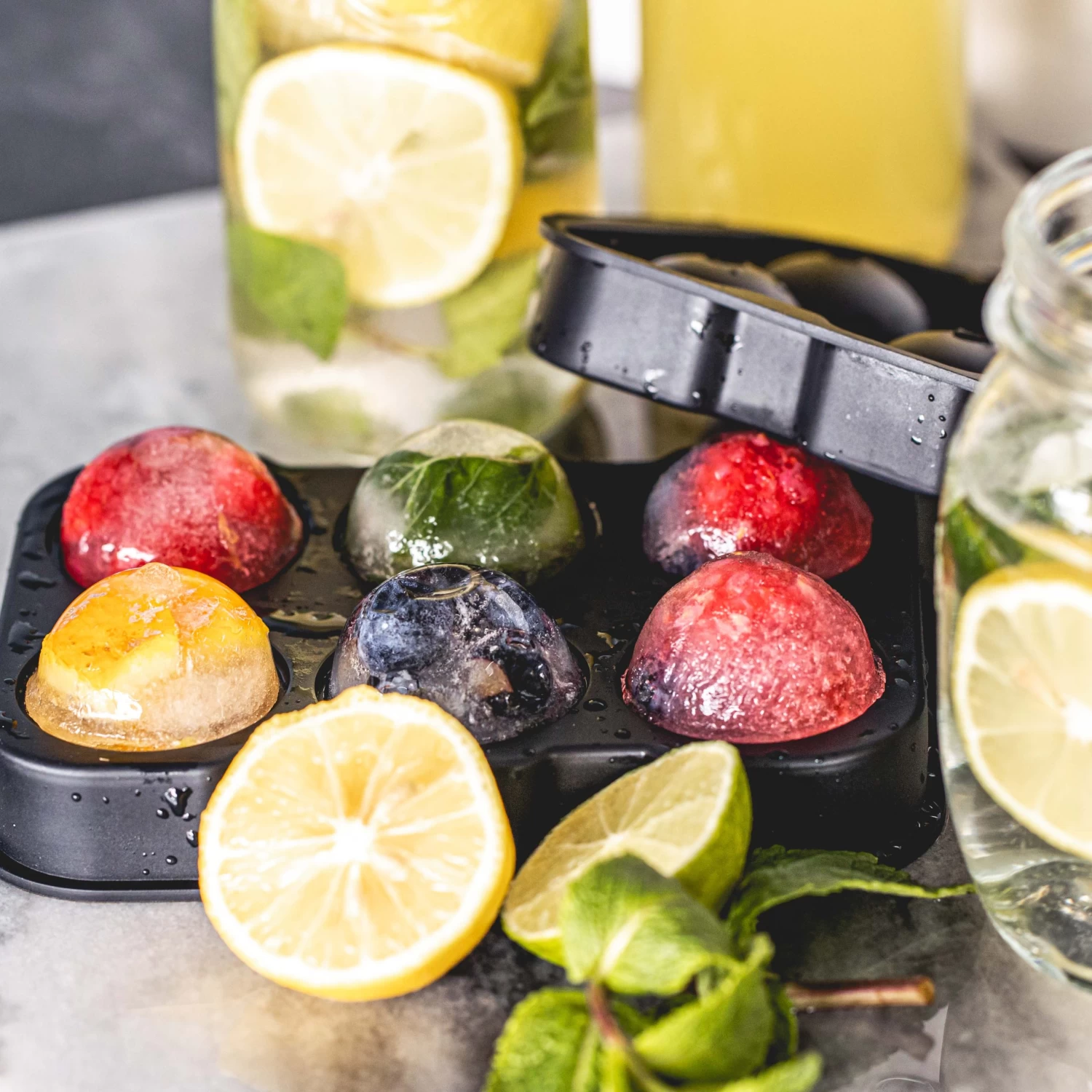 Sareva IJsblokjesvorm - 6 Ronde Ijsbollen - Siliconen - Easy Release - Herbruikbaar - Afbeelding 2