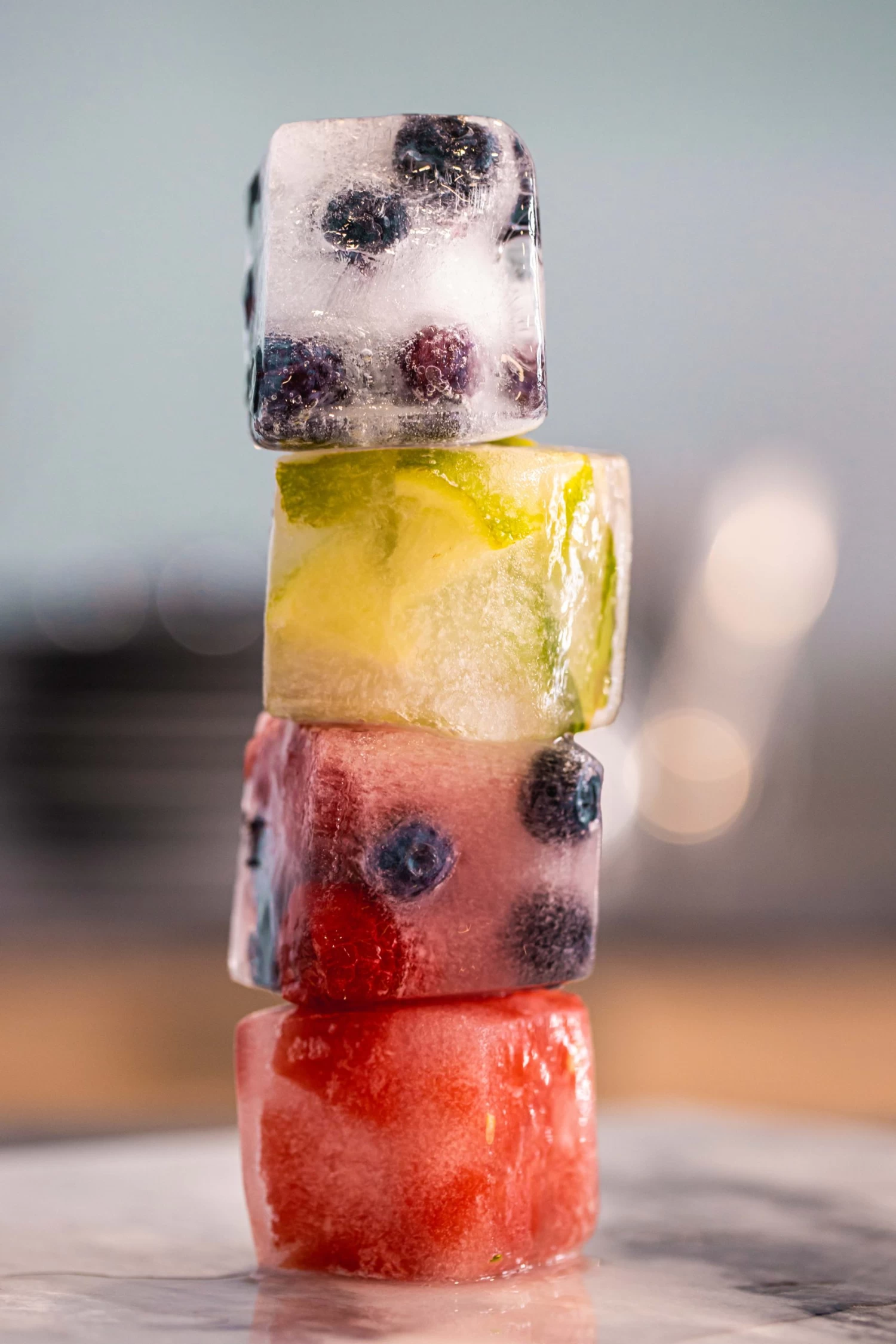 Sareva IJsblokjesvorm - 4 Grote Ijsblokjes - Siliconen - Easy Release - Herbruikbaar - Afbeelding 4