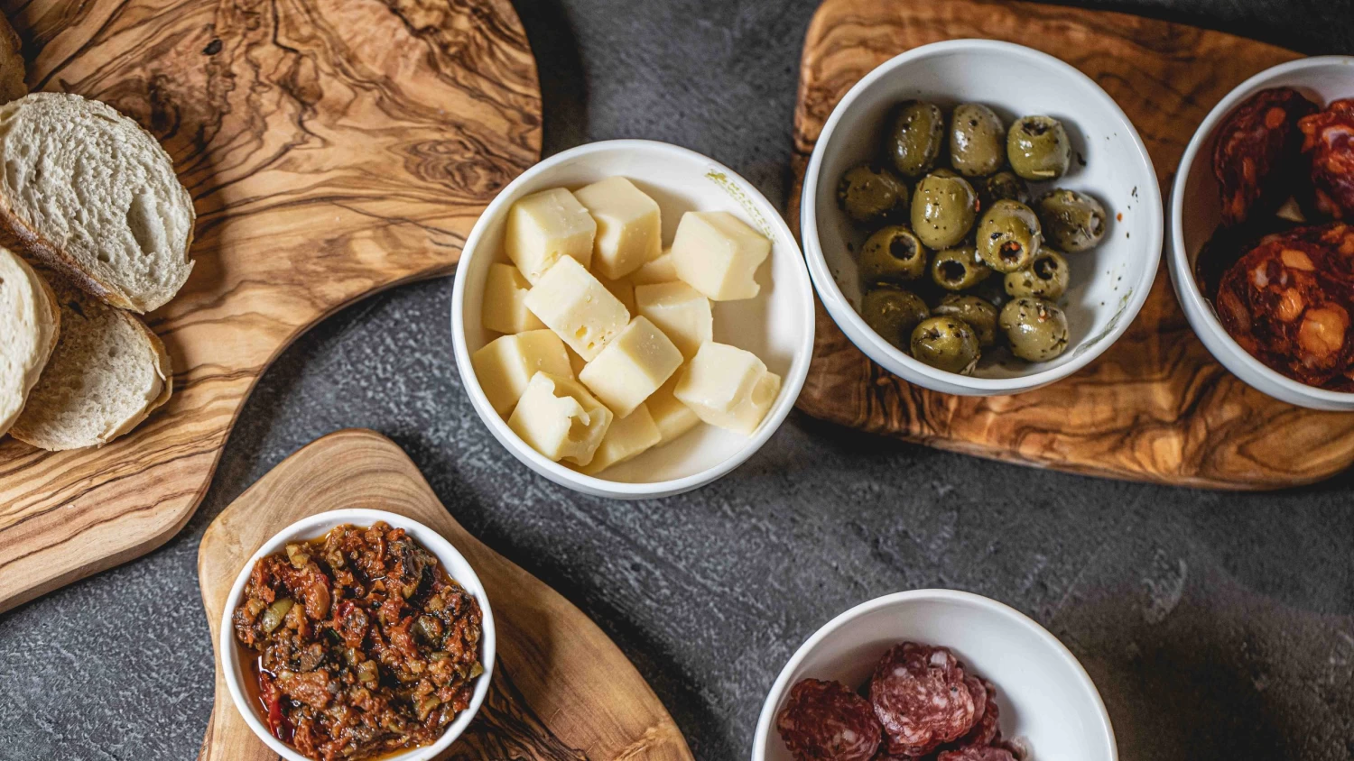 Jay Hill Serveerplank Tunea Olijfhout Schors 29 - 31 Cm - Afbeelding 3